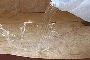 陆良漏水维修 免砸砖防水材料该如何施工